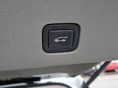 Certified 2023 Cadillac XT6 Premium Luxury image 22