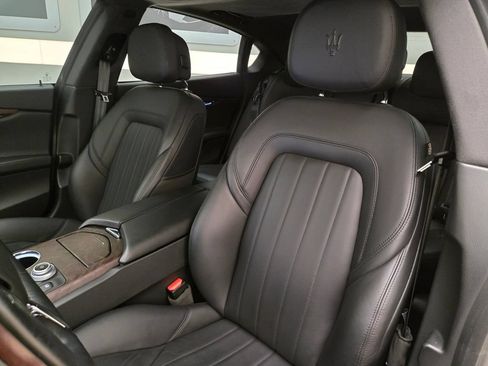 Used 2023 Maserati Quattroporte GT RWD image 33