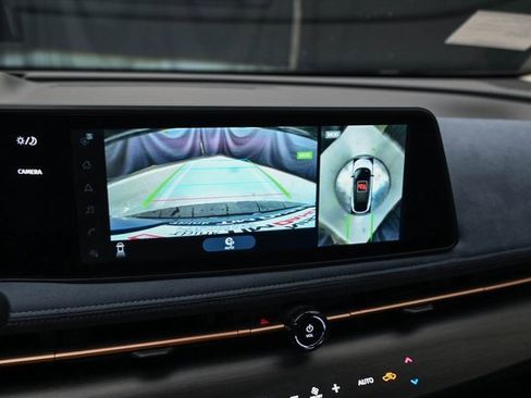 New 2025 Nissan Ariya Platinum image 35