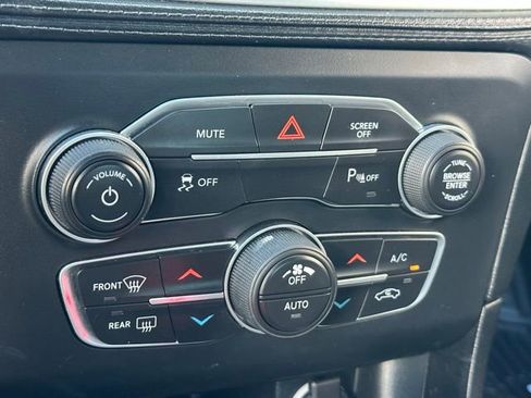 Used 2020 Dodge Charger SXT w/ Plus Group image 15