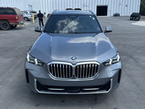 Used 2024 BMW X5 xDrive40i w/ Premium Package AWD/4WD image 3