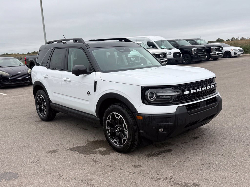 New 2026 Ford Bronco Sport Outer Banks w/ Outer Banks Tech Package+ AWD/4WD image 2