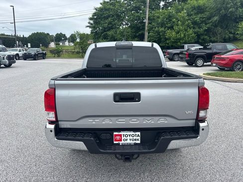 Used 2019 Toyota Tacoma SR5 RWD image 4