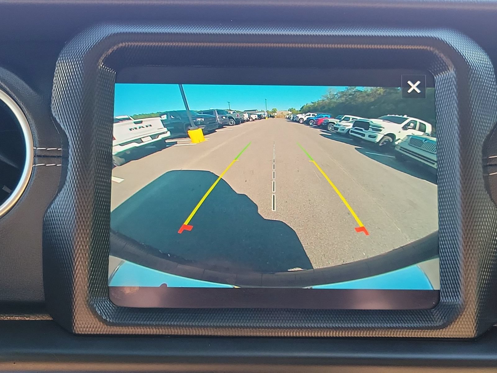 Used 2020 Jeep Wrangler Unlimited Sahara AWD/4WD image 20