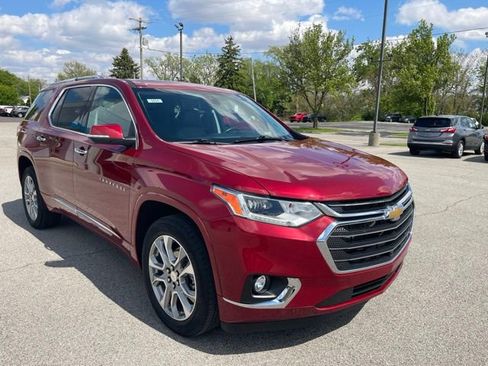 Used 2021 Chevrolet Traverse Premier FWD image 13