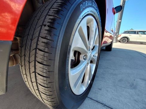 Used 2016 Kia Soul + FWD image 10