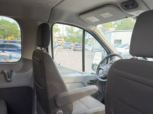 Used 2018 Ford Transit 150 XL RWD image 11