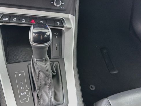 Used 2025 Audi Q3 2.0T Premium AWD/4WD image 23