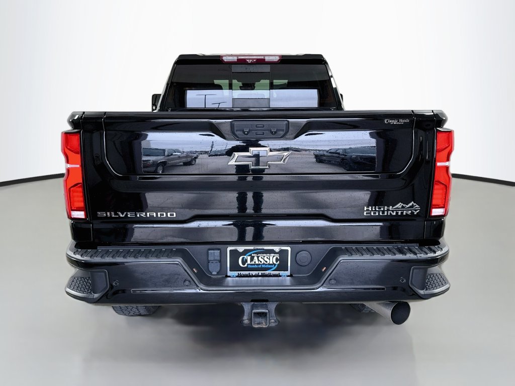 Used 2024 Chevrolet Silverado 2500 High Country w/ High Country Premium Package AWD/4WD image 6