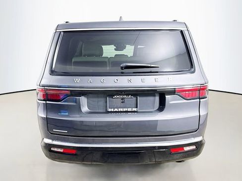 Used 2023 Jeep Wagoneer 4WD image 10