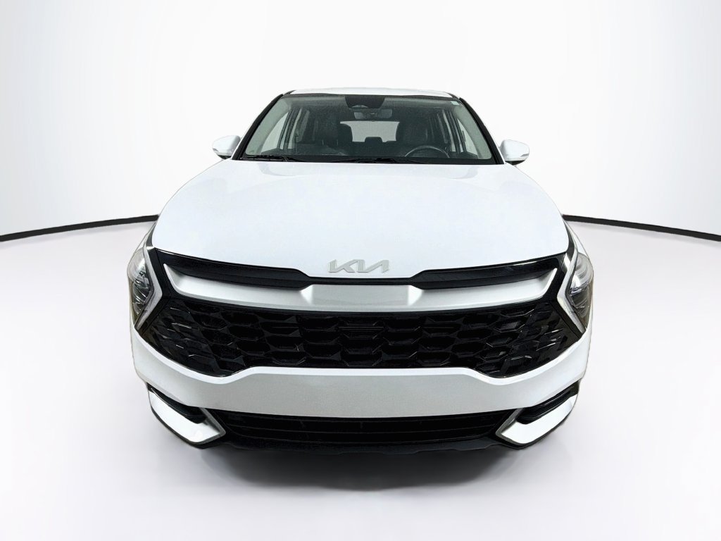 Used 2024 Kia Sportage EX FWD image 2