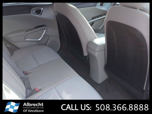 Used 2023 Kia Soul LX w/ LX Technology Package image 14