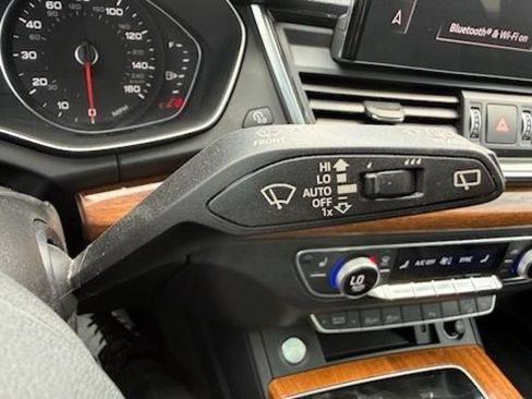 Used 2023 Audi Q5 2.0T Premium w/ Convenience Package AWD/4WD image 35