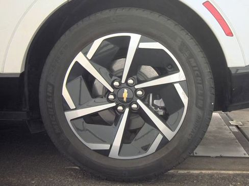 Certified 2025 Chevrolet Equinox EV LT w/ Convenience Package image 13