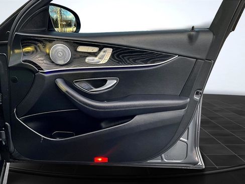 Used 2018 Mercedes-Benz E 300 4MATIC w/ Premium 1 Package image 28