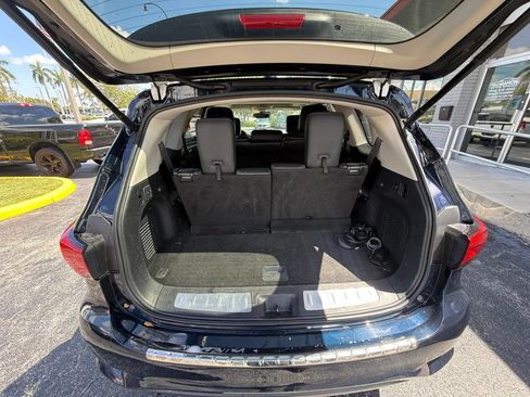 Used 2019 INFINITI QX60 Luxe w/ Sensory Package FWD image 14