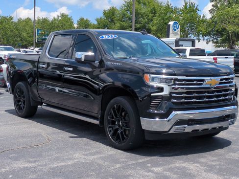 Used 2023 Chevrolet Silverado 1500 LTZ w/ LTZ Convenience Package II AWD/4WD image 2