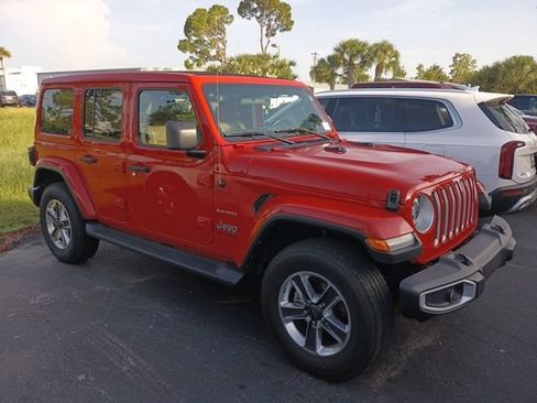 Used 2021 Jeep Wrangler Unlimited Sahara w/ LED Lighting Group AWD/4WD image 6