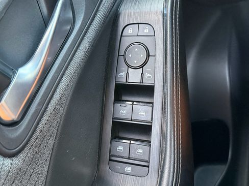 Used 2023 Nissan Rogue SV FWD image 33