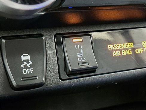 Used 2020 Toyota RAV4 XLE image 12