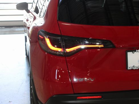 Certified 2025 Honda HR-V Sport image 38