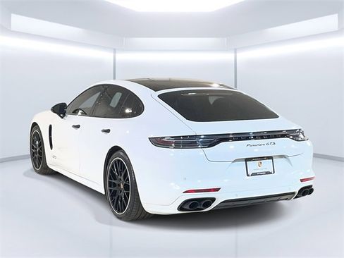 Used 2021 Porsche Panamera GTS image 3