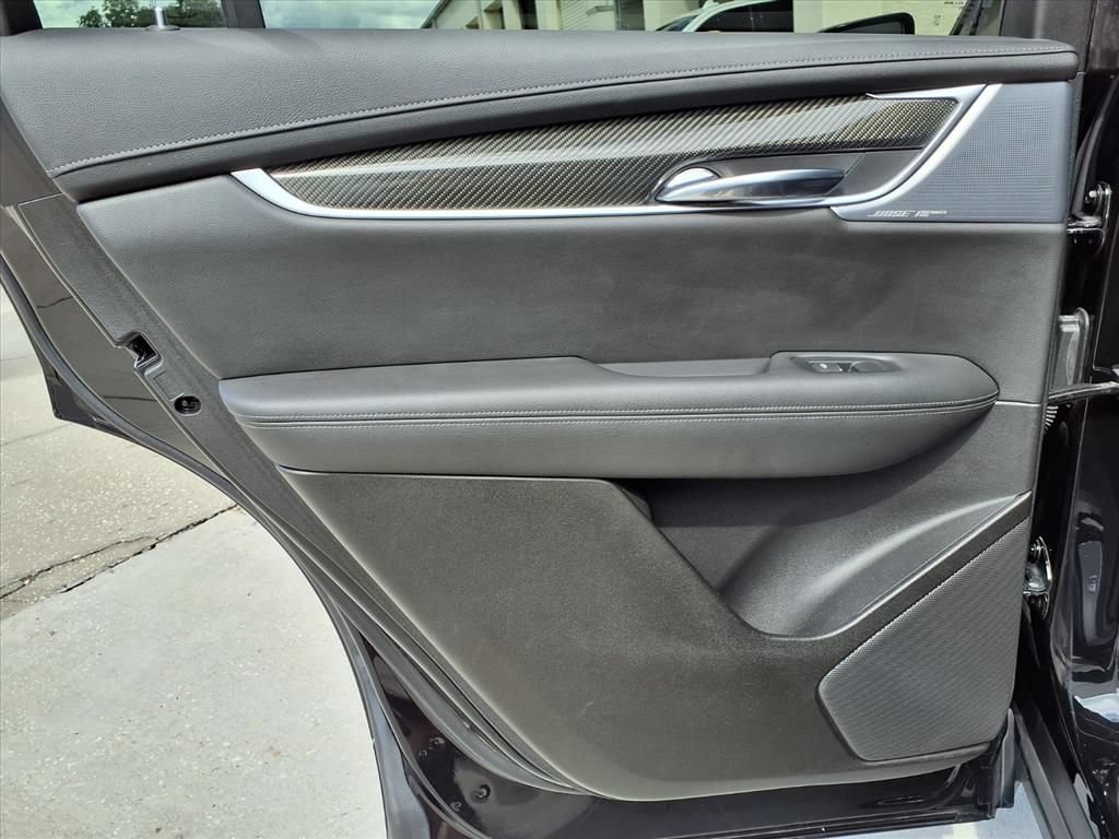 Used 2024 Cadillac XT6 Sport w/ Technology Package AWD/4WD image 17