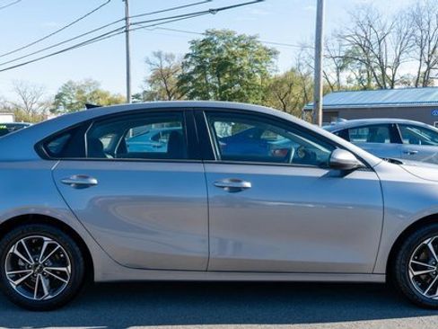 Used 2023 Kia Forte LXS image 5