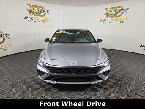 Used 2025 Hyundai Elantra Sport FWD image 2