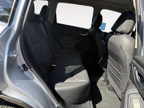 Used 2023 Subaru Forester Touring AWD/4WD image 18