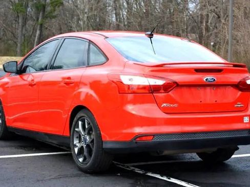 Used 2014 Ford Focus SE w/ Equipment Group 201A image 7