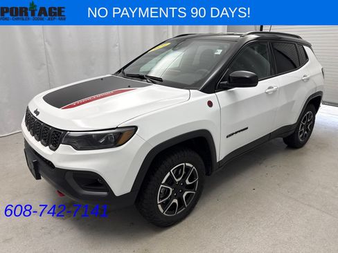 Used 2024 Jeep Compass Trailhawk w/ Trailhawk Elite Group AWD/4WD image 5