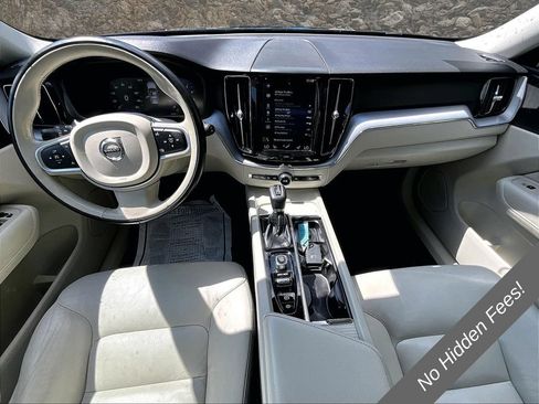 Used 2020 Volvo XC60 T6 Momentum w/ Protection Package Premier AWD/4WD image 14