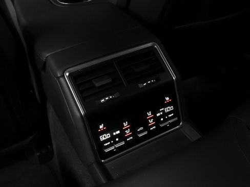 Certified 2023 Porsche Panamera 4 Platinum Edition AWD/4WD image 48