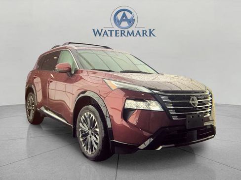 Used 2025 Nissan Rogue Platinum AWD/4WD image 4