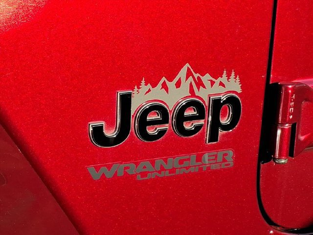 Used 2021 Jeep Wrangler Unlimited Sahara AWD/4WD image 12