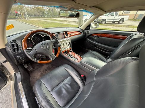 Used 2004 Lexus SC 430 Convertible image 10