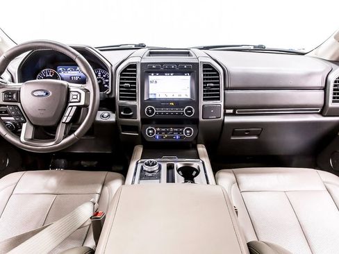 Used 2019 Ford Expedition XLT w/ Equipment Group 202A RWD image 18