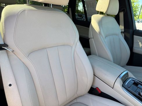 Used 2019 BMW X5 xDrive40i w/ Luxury Seating Package AWD/4WD image 39