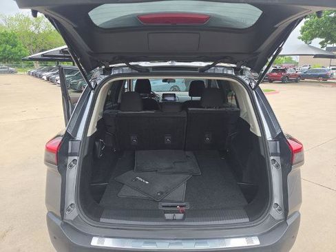 Certified 2023 Nissan Rogue SV FWD image 25