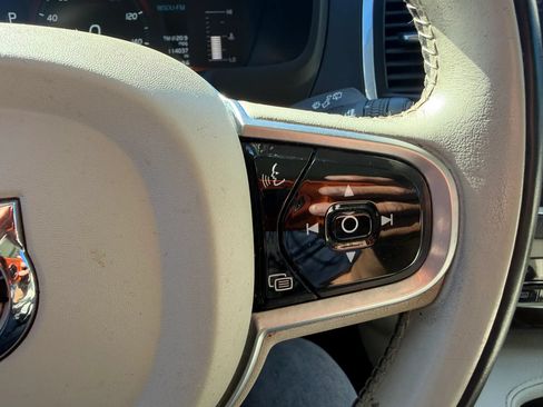 Used 2019 Volvo XC90 T5 Momentum FWD image 14