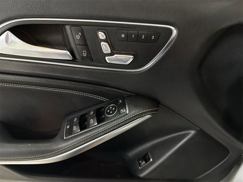 Used 2018 Mercedes-Benz GLA 250 4MATIC image 22