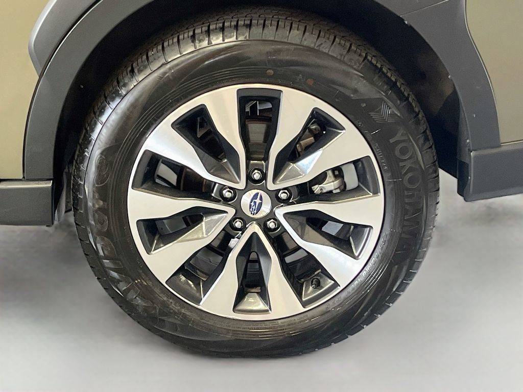 Used 2025 Subaru Outback Limited AWD/4WD image 33