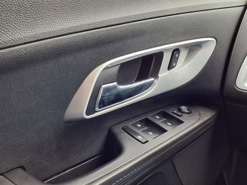 Used 2017 Chevrolet Equinox LT w/ Convenience Package image 17