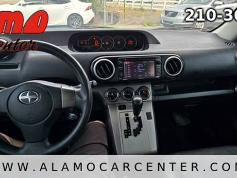 Used 2014 Scion xB FWD image 34
