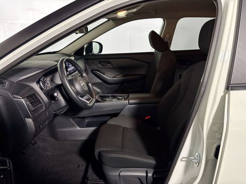 Used 2024 Nissan Rogue S AWD/4WD image 11