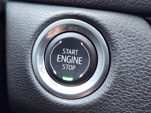 Certified 2025 Cadillac XT4 Premium Luxury image 17