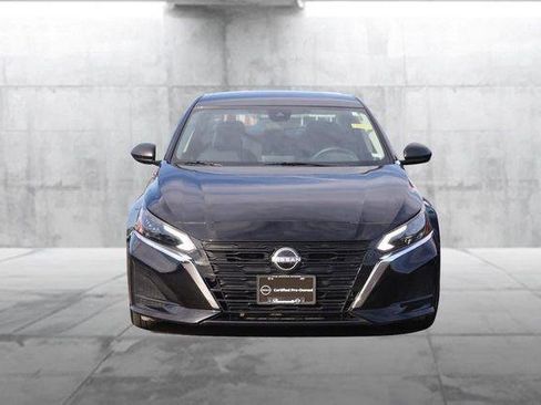 Used 2025 Nissan Altima 2.5 SV image 4