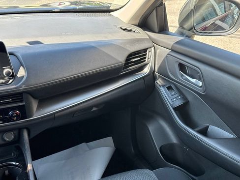 Used 2025 Nissan Rogue SV FWD image 20
