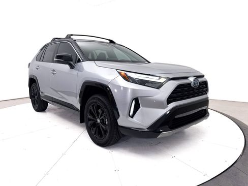 Used 2022 Toyota RAV4 XSE AWD/4WD image 12